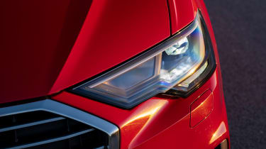 Audi A6 Avant - headlight