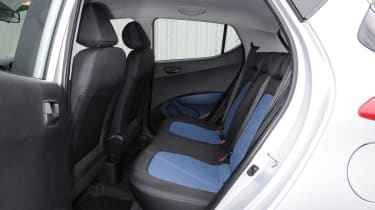 Hyundai i10 UK 2014 seats