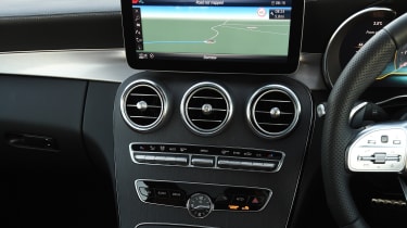 mercedes-amg c 43 coupe infotainment