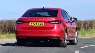 Skoda Superb hatch - rear cornering