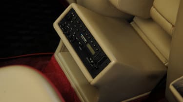Bentley Turbo R - radio