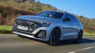 Audi Q8 - front tracking
