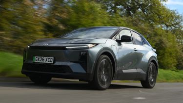 Toyota C-HR+ - front tracking 