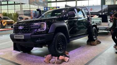 Ford Ranger Super Duty - front 3/4