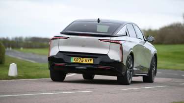 DS No8 - rear cornering