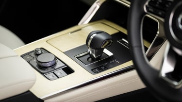 Mazda CX-60 Takumi - gear selector