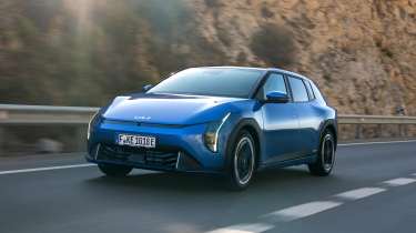 Kia EV4 - front tracking