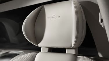 Volvo XC90 Excellence - headrest