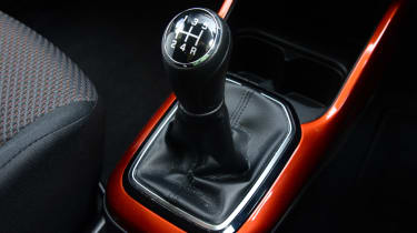 Suzuki Ignis - gearshift