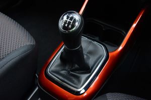 Suzuki Ignis - gearshift