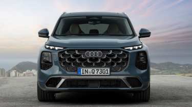 Audi Q7 - full front