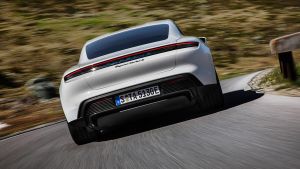 Porsche%20Taycan-17.jpg