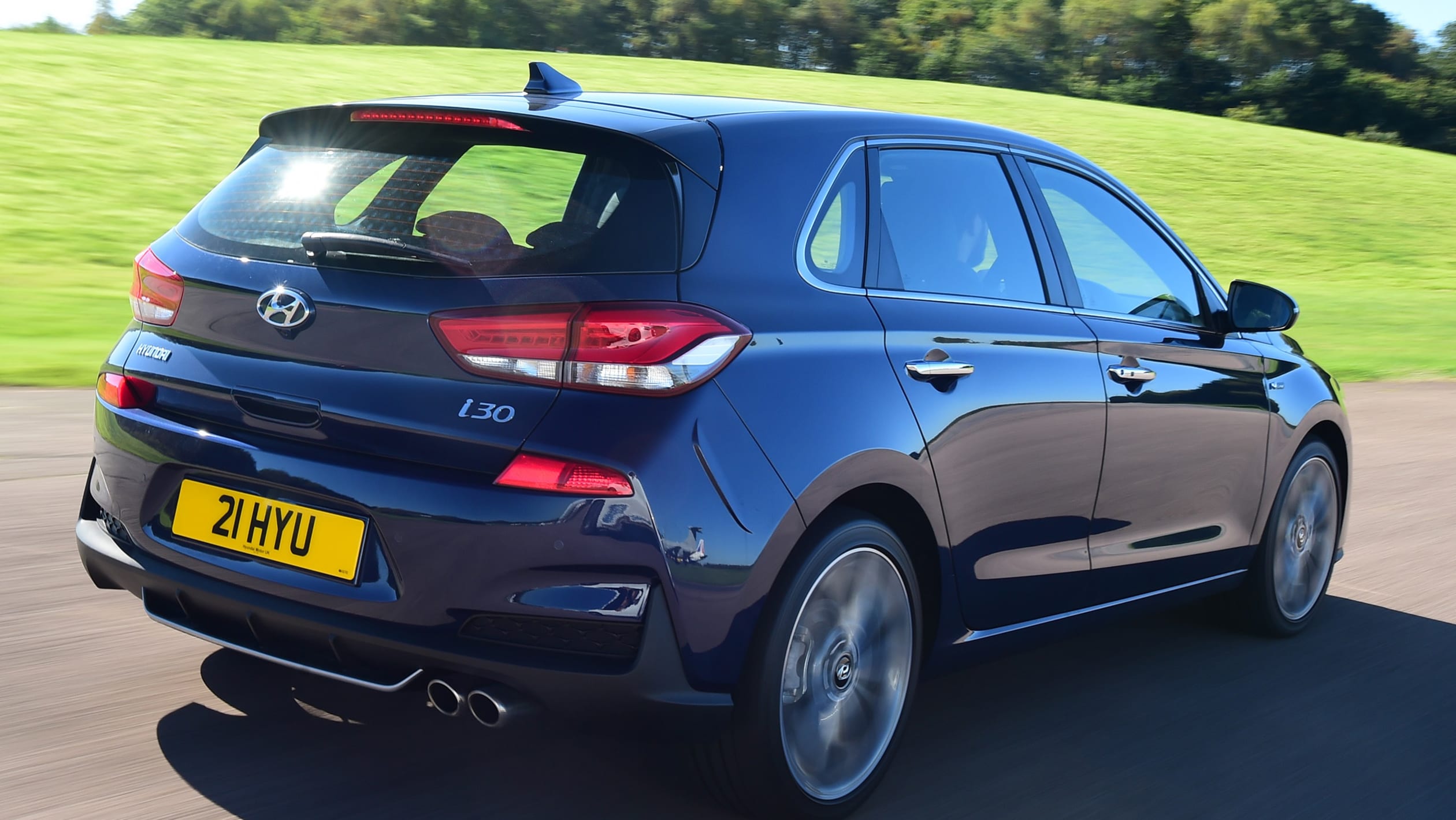 Kia Ceed vs Volkswagen Golf vs Hyundai i30 - pictures | Auto Express