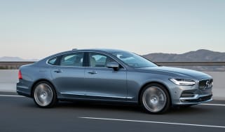 Volvo S90 saloon 2016 - side tracking