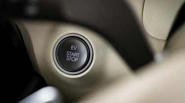Hyundai Inster - start/stop