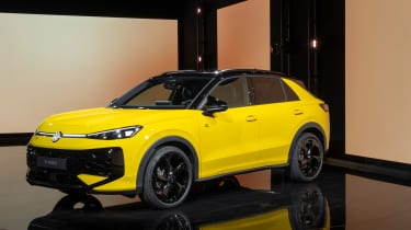 2025 Volkswagen T-Roc studio - front