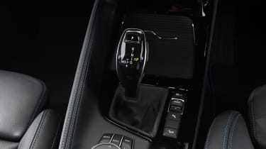 BMW X2 - gear lever