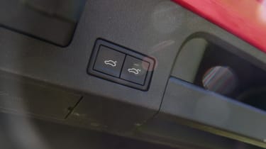 Volkswagen Arteon - boot buttons