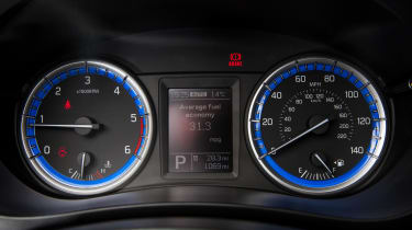 Suzuki S-Cross DCT - dials