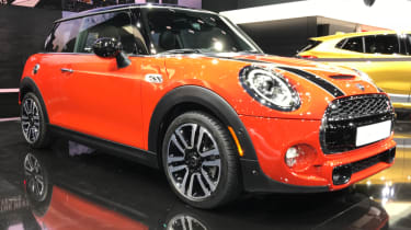 MINI hatch facelifted - show front