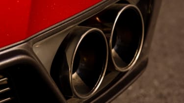 Nissan GT-R 2014 exhaust pipes
