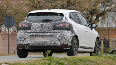 2023 Renault Clio facelift (camouflaged) - rear tracking