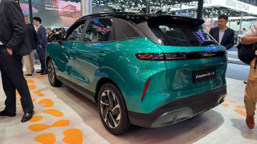Lepas L4 - rear