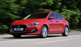 Hyundai i30 Fastback front