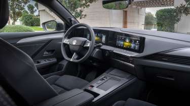 Vauxhall Astra facelift - cabin