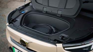 Volvo EC40 - under bonnet storage