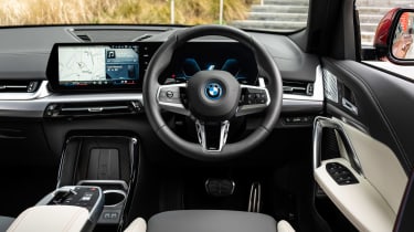 BMW iX2 xDrive30 M Sport - dash
