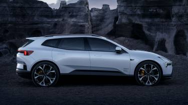 Polestar 4 - side action