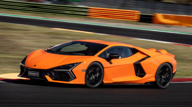 Lamborghini Revuelto - front action
