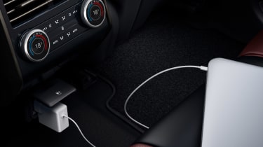 Range Rover Sport - charging socket