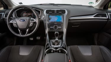 Ford Mondeo 2014 interior