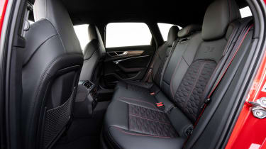 Audi RS 6 Avant - rear seats