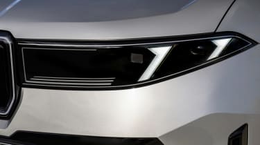 BMW iX3 50 xDrive - front lights