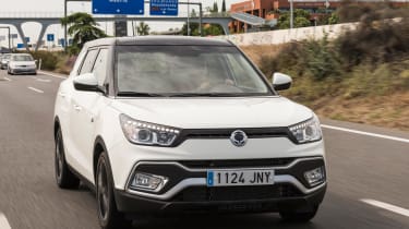 SsangYong Tivoli XLV 2016 - front tracking 3