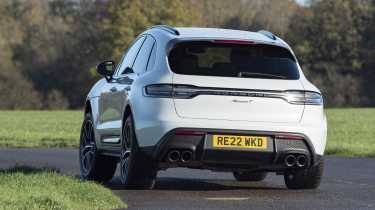 Porsche Macan T - rear cornering