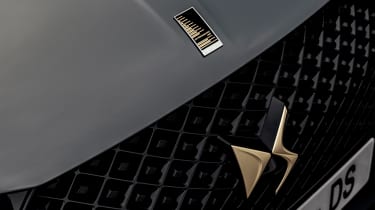 DS 3 Performance line - front badge and grill