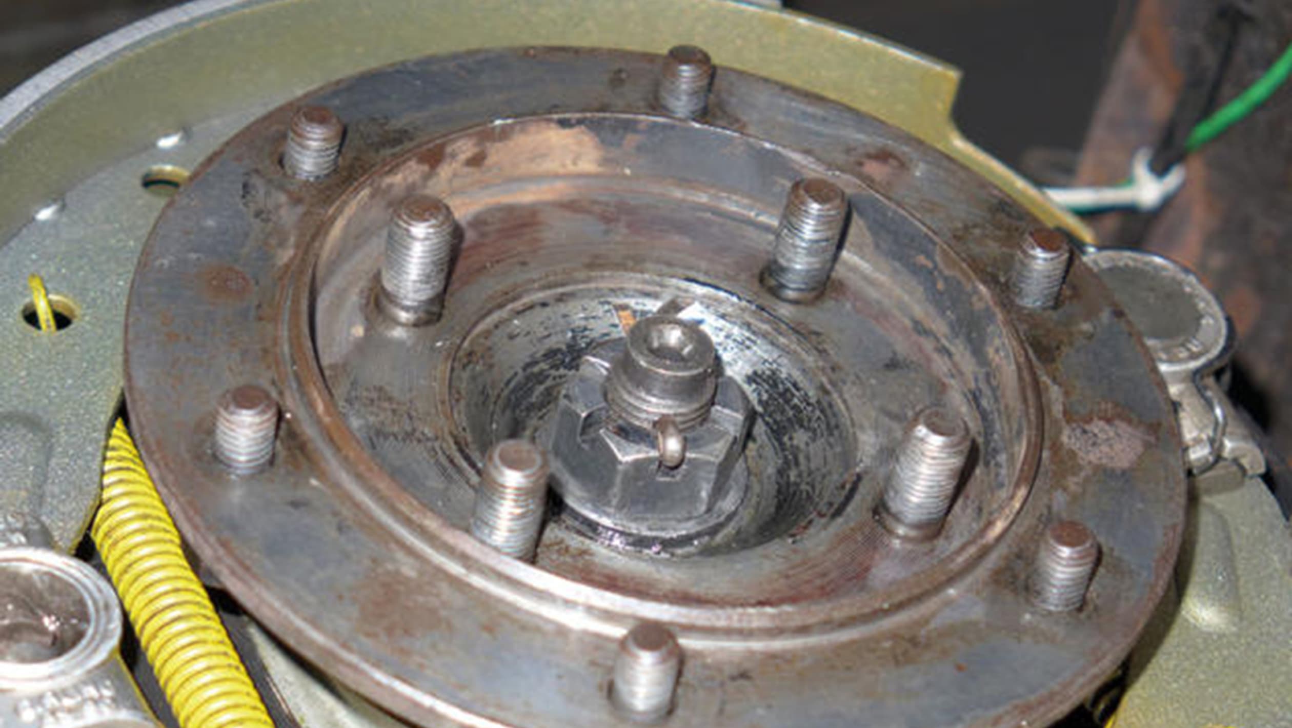 How to replace your transfer box rear oil seal pictures Auto Express