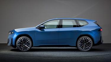 BMW iX3 - side studio