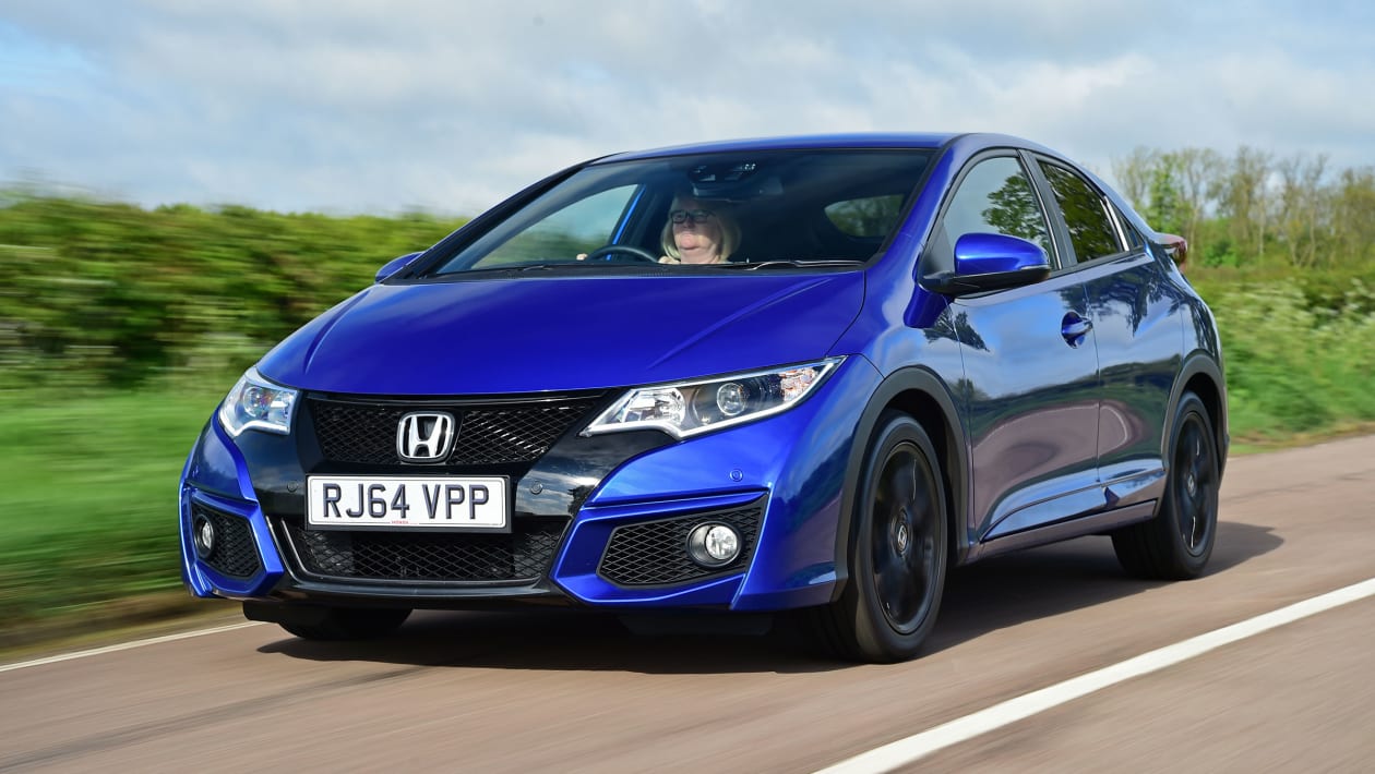 https://media.autoexpress.co.uk/image/private/s--X-WVjvBW--/f_auto%2Ct_content-image-full-desktop%401/v1562248891/autoexpress/9/40/honda-civic-17_0_0.jpg