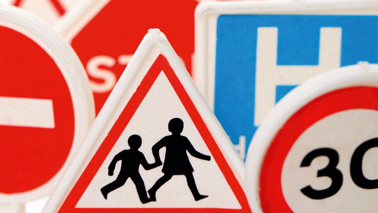 Call for action on UK's epidemic of road signs | Auto Express