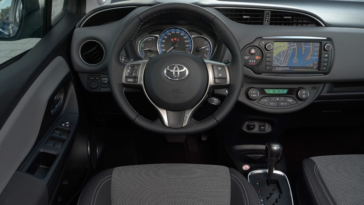 New Toyota Yaris Hybrid 2014 Pictures 