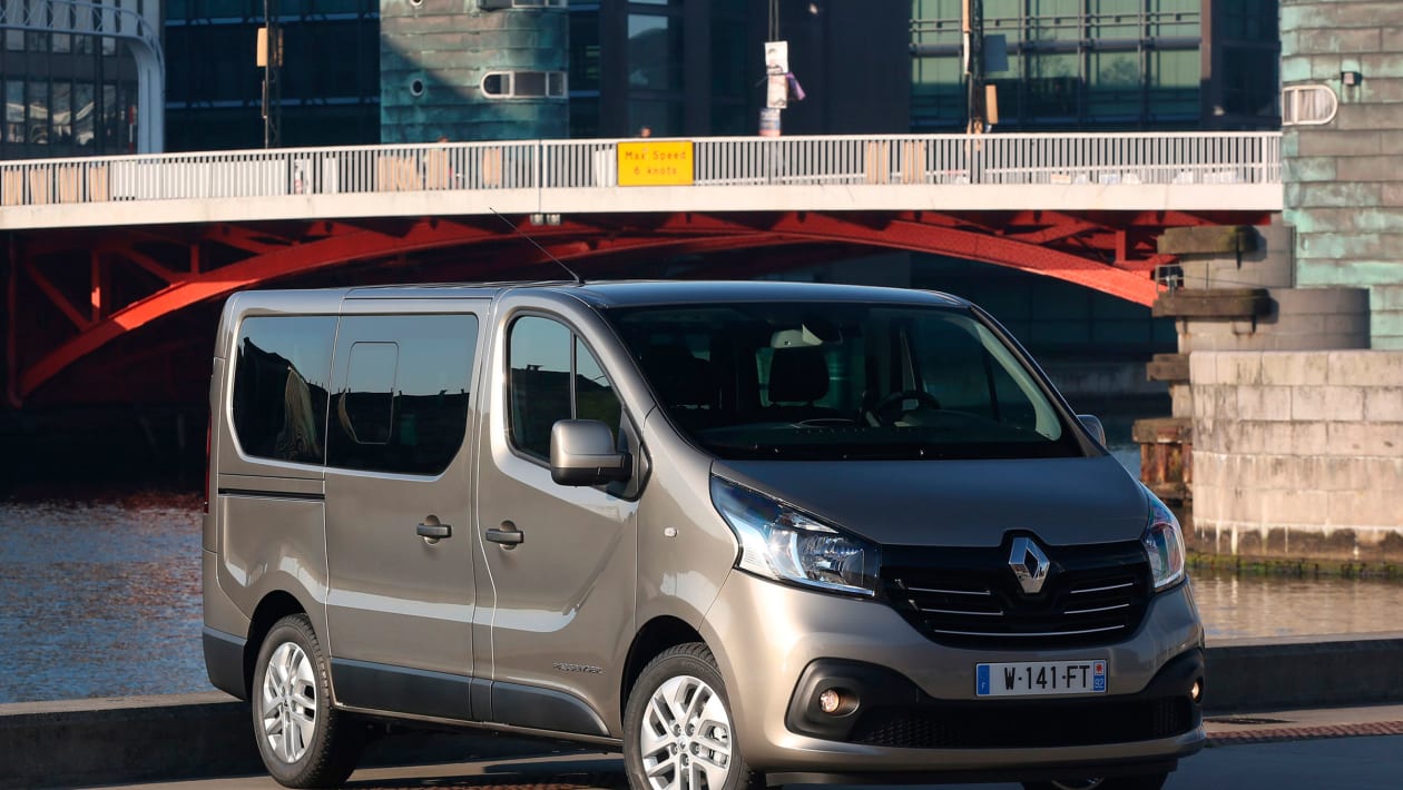 2015 Renault Trafic and Master Passenger on sale | Auto Express