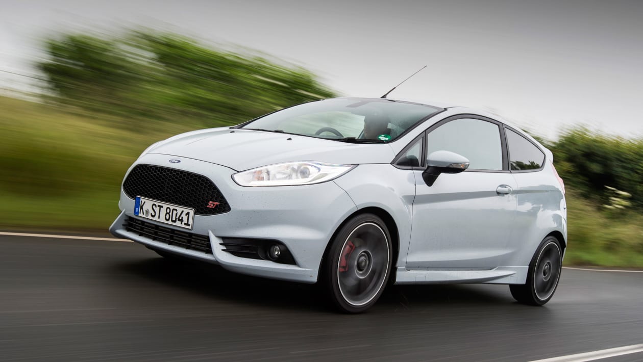 New Ford Fiesta ST200 2016 UK-spec review - pictures | Auto Express