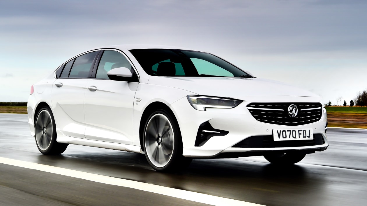 Person in charge of sports game Absence bird Vauxhall Insignia (2017-2022) review | Auto Express