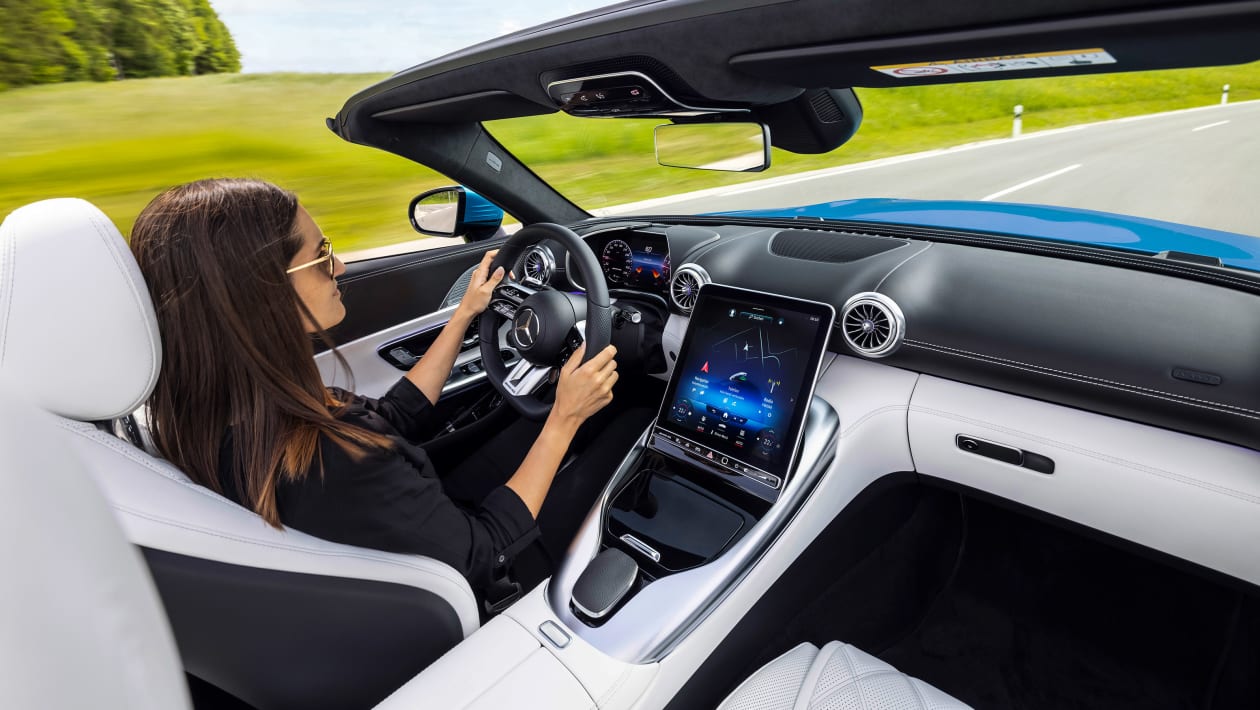 New 2021 Mercedes SL: high-tech interior revealed - Vimarsana News