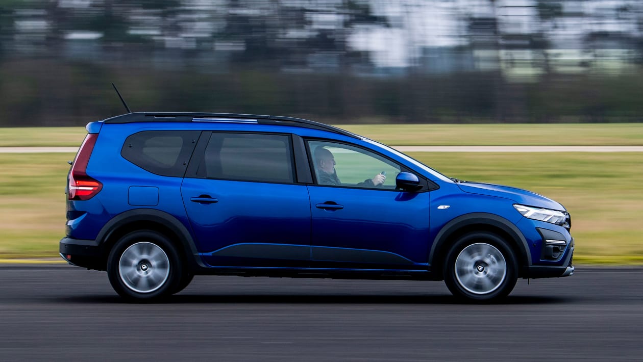 Dacia Jogger review - MPG, CO2 and running costs | Auto Express
